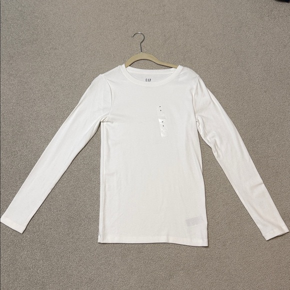 NWT Gap Modern Crewneck T-Shirt in Fresh White - Small - Picture 2 of 11